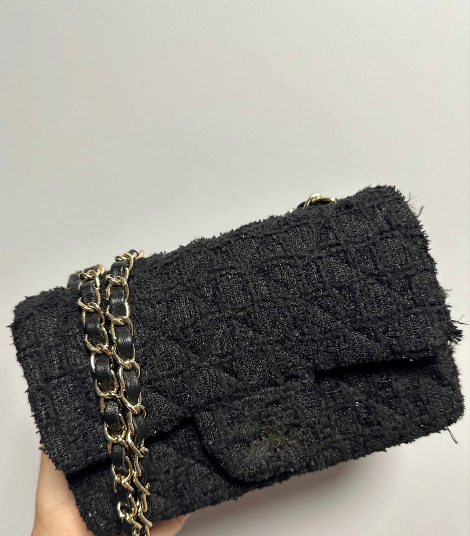 Chanel Metallic Gold Crocodile Embossed And Black Quilted Lambskin Medium  2.55 Reissue Double Flap Aged Gold Hardware, 2019 Available For Immediate  Sale At Sotheby's