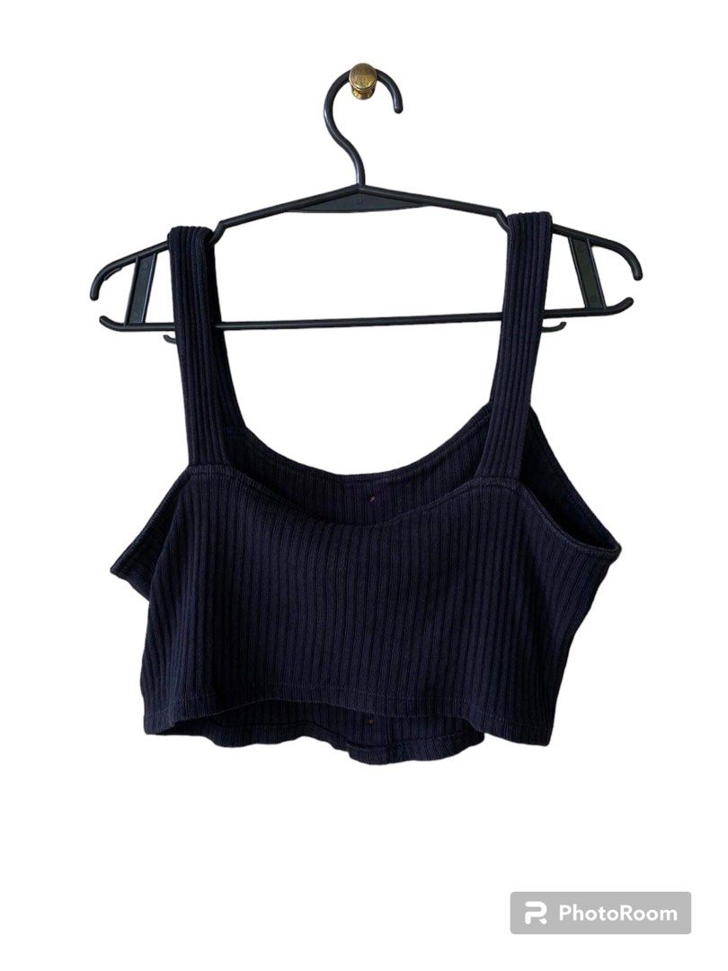Buttoned Front Strappy Crop Tank Top in Black