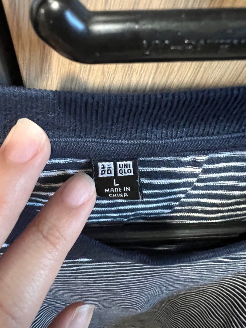 Uniqlo Striped Shirt (Category: Shirts) located in Quezon City. Submitted by dgv20 (Listing ID 1260030374, Image 2). Description: .