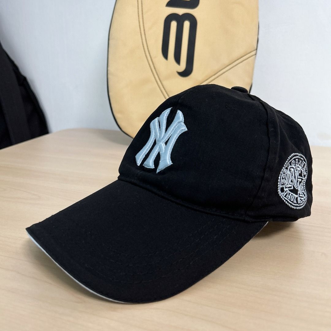 Vintage MLB New York Yankees Close cap, Men's Fashion, Watches &  Accessories, Caps & Hats on Carousell