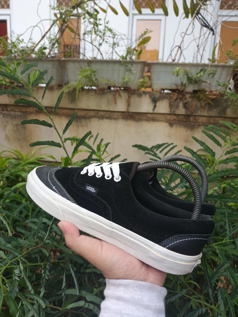 Vans era deals wingtip black