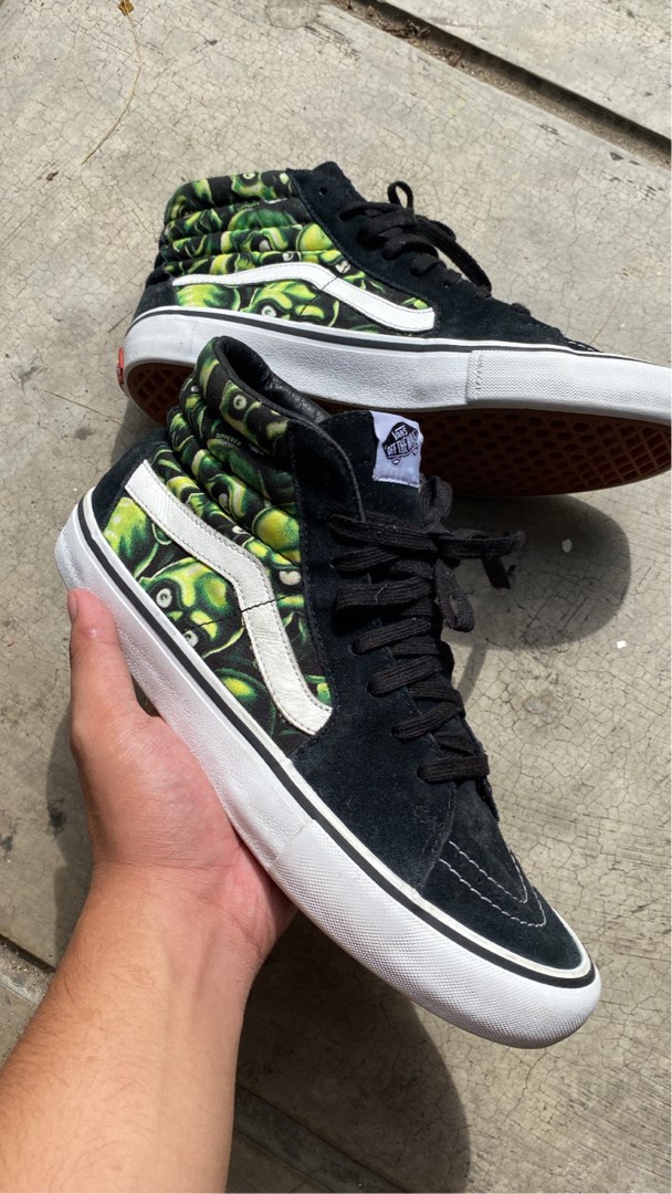 SUPER CLEAN! Vans X Supreme Skull Pile Slip-on Glow-in-the-Dark Sneakers