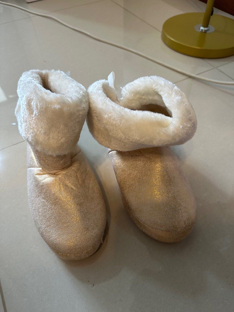 Cute top fur boots