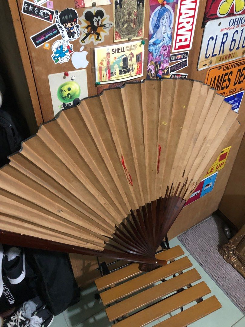 Vintage old very large folding fan wall display, Hobbies & Toys, Memorabilia & Collectibles