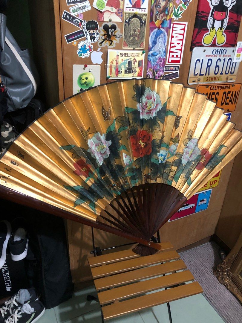 Vintage old very large folding fan wall display, Hobbies & Toys, Memorabilia & Collectibles