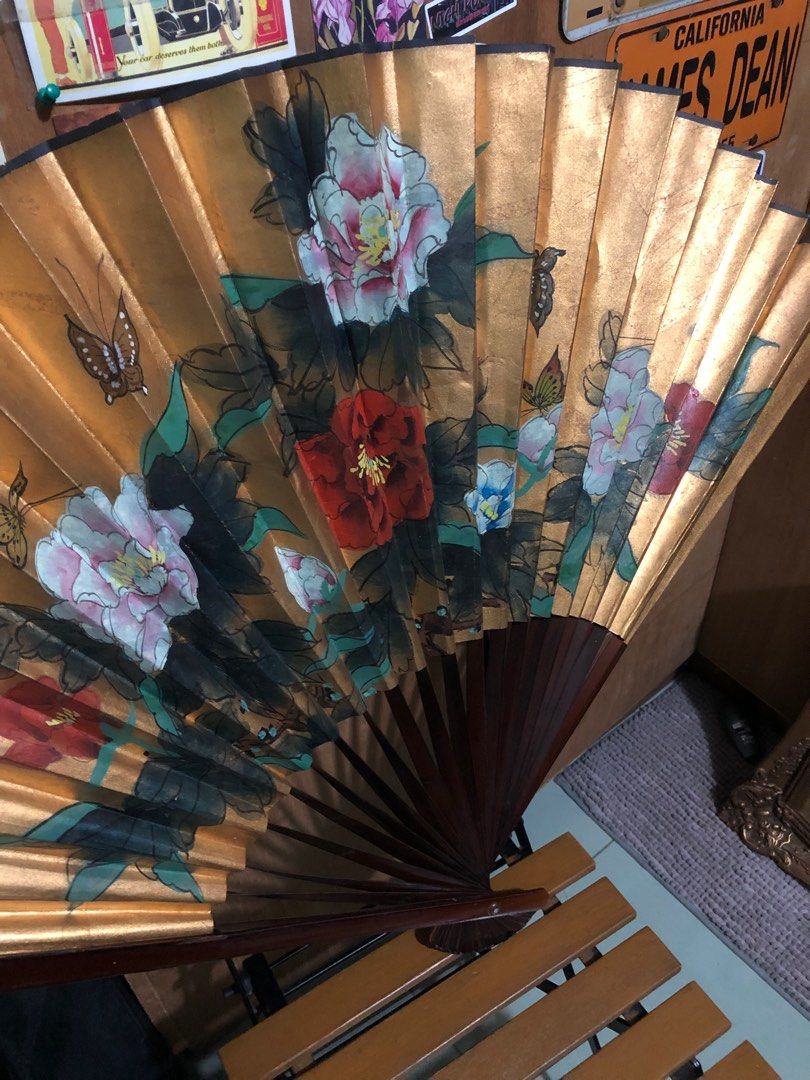 Vintage old very large folding fan wall display, Hobbies & Toys, Memorabilia & Collectibles