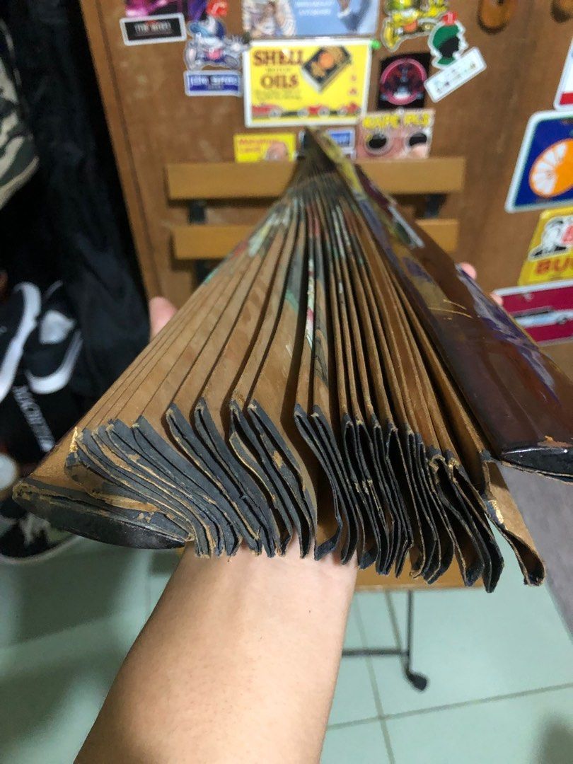 Vintage old very large folding fan wall display, Hobbies & Toys, Memorabilia & Collectibles