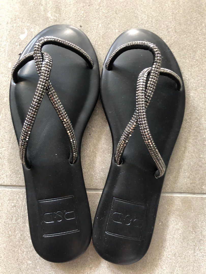 Mossimo lula flip flops online