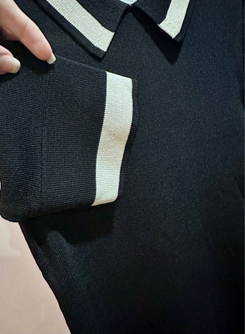 XS - S Jason Wu Brand: Grey (Category: Others Tops) located in Makati City. Submitted by corplady (Listing ID 1260044769, Image 3). Description: original price: 15k Classy / Formal / Black Knit / Semi-formal / Office Top / Polo Shirt.