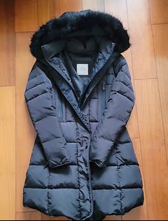 (Category: ) located in . Submitted by the.outerwear (Listing ID 1259992389, Image 1). Description: .