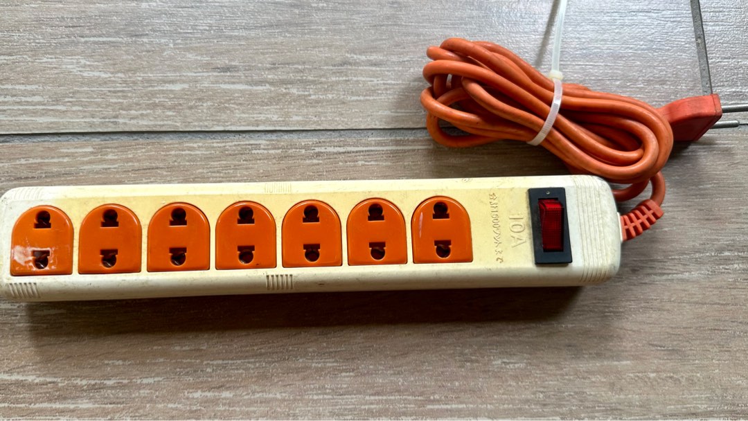 2 pin plug extension, TV & Home Appliances, Electrical, Adaptors