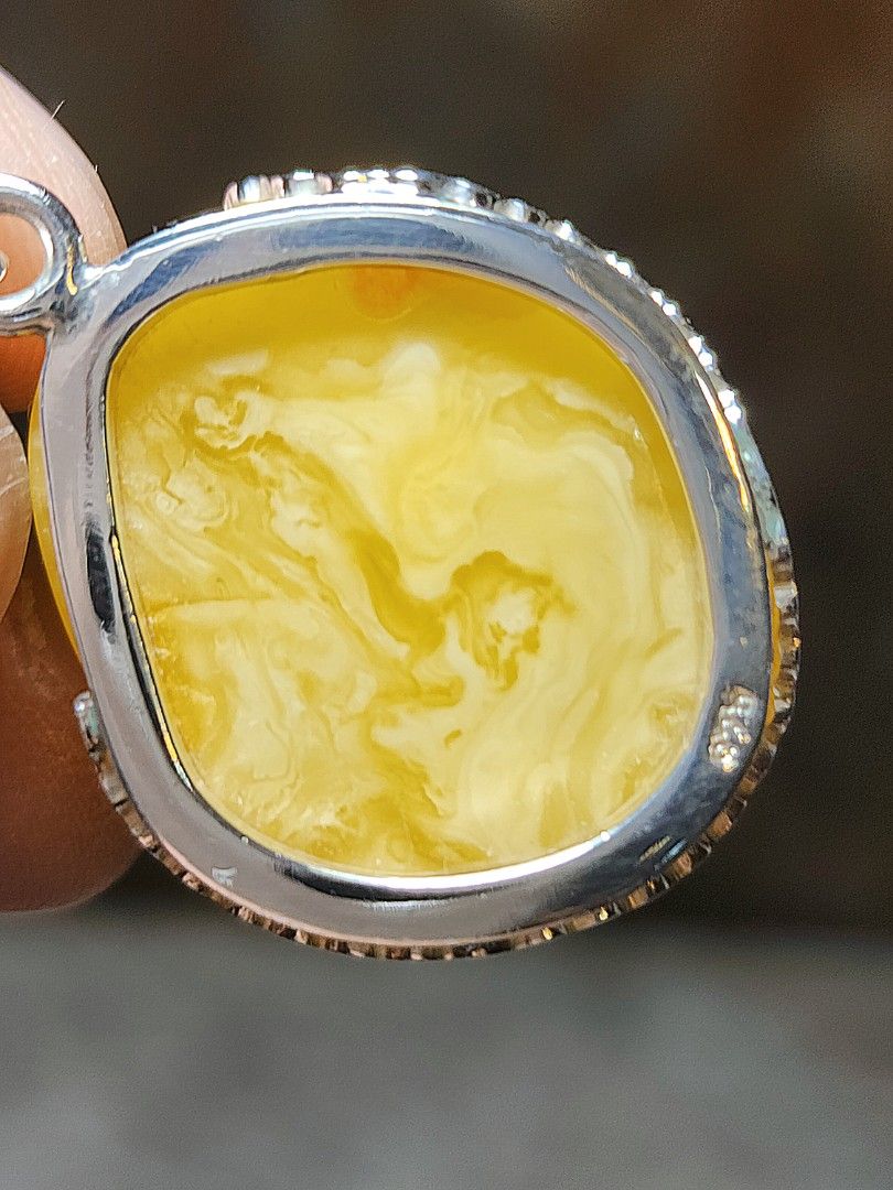 Mens amber pendant discount