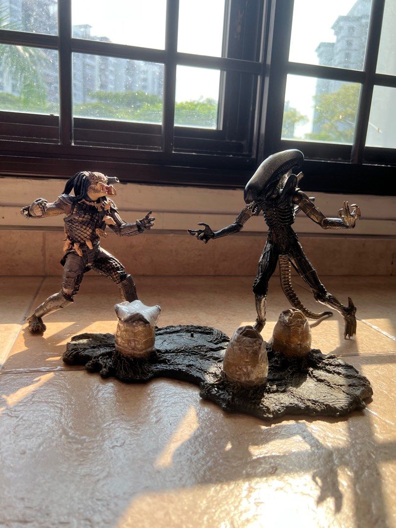 Aliens figurines, Hobbies & Toys, Memorabilia & Collectibles, Fan ...