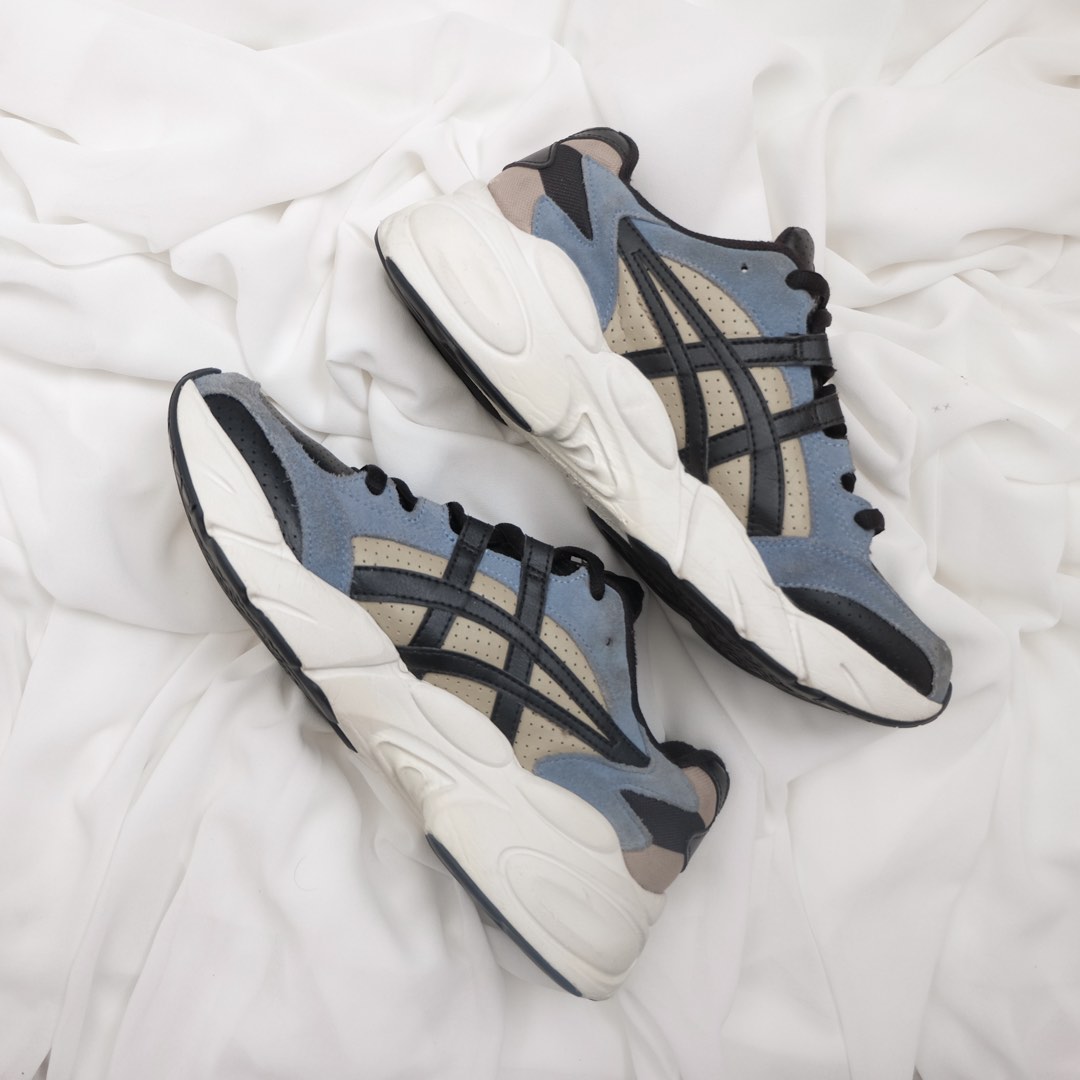 asics gel bnd trainers