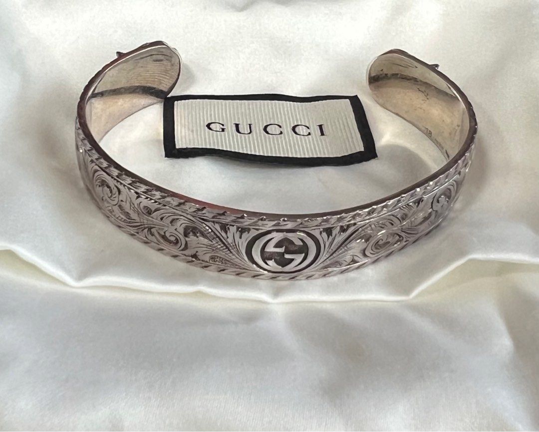 Gucci silver store feline head bracelet