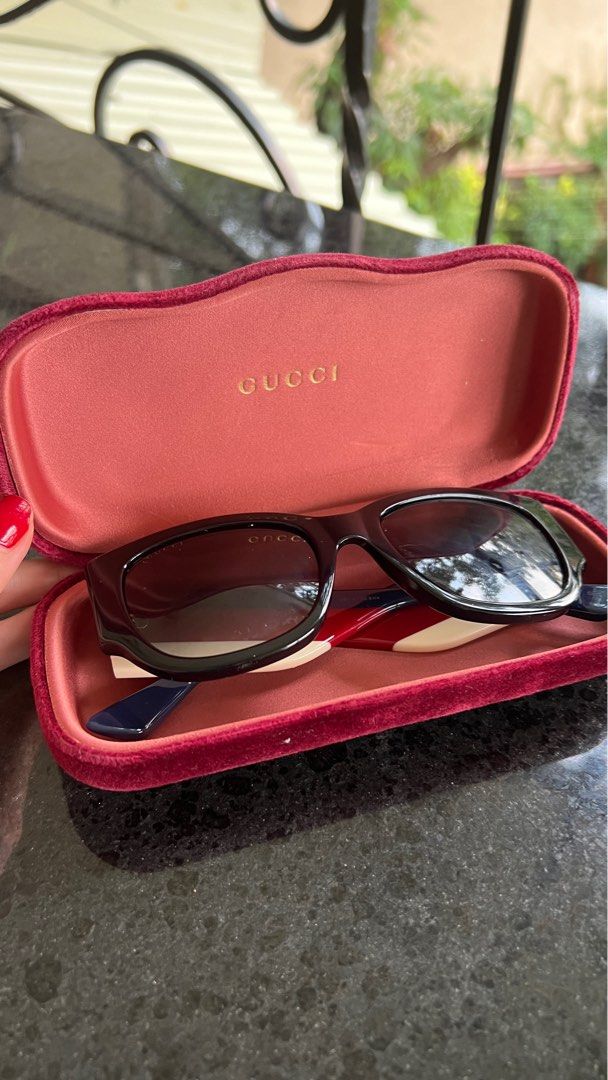 Authentic Gucci Sunglasses (Category: Sunglasses & Eyewear) located in Quezon City. Submitted by sr_1521 (Listing ID 1260209107, Image 1). Description: Barely used Gucci Havana Tricolor sunglasses Purchased directly from Gucci in Paris ORIGINALLY AROUND 20K.