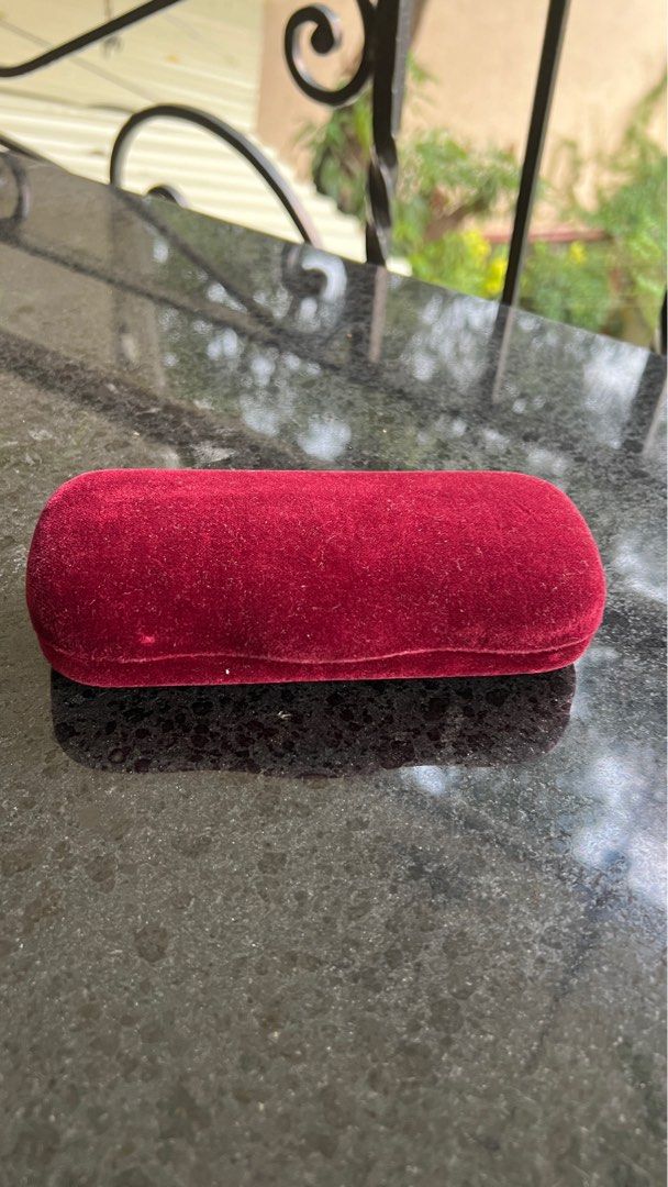 Authentic Gucci Sunglasses (Category: Sunglasses & Eyewear) located in Quezon City. Submitted by sr_1521 (Listing ID 1260209107, Image 3). Description: Barely used Gucci Havana Tricolor sunglasses Purchased directly from Gucci in Paris ORIGINALLY AROUND 20K.