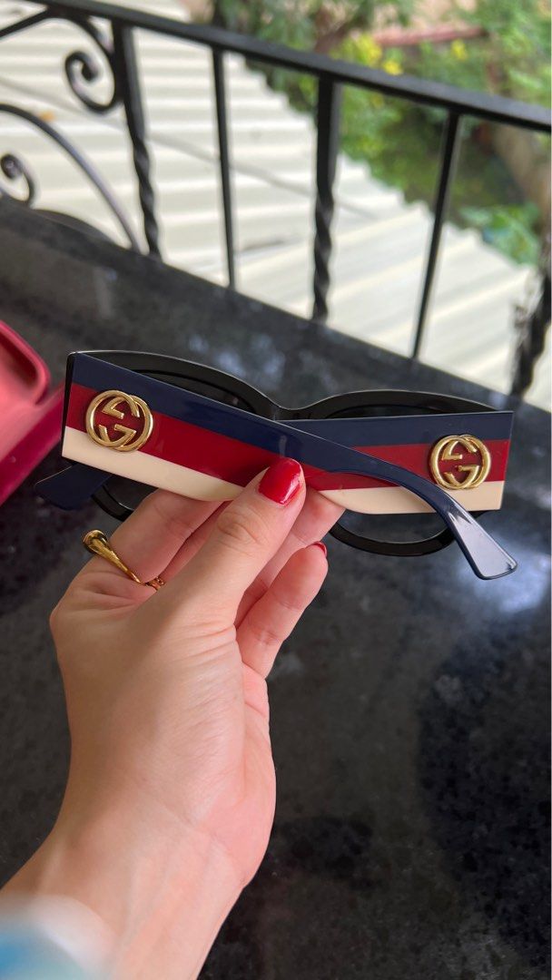 Authentic Gucci Sunglasses (Category: Sunglasses & Eyewear) located in Quezon City. Submitted by sr_1521 (Listing ID 1260209107, Image 2). Description: Barely used Gucci Havana Tricolor sunglasses Purchased directly from Gucci in Paris ORIGINALLY AROUND 20K.