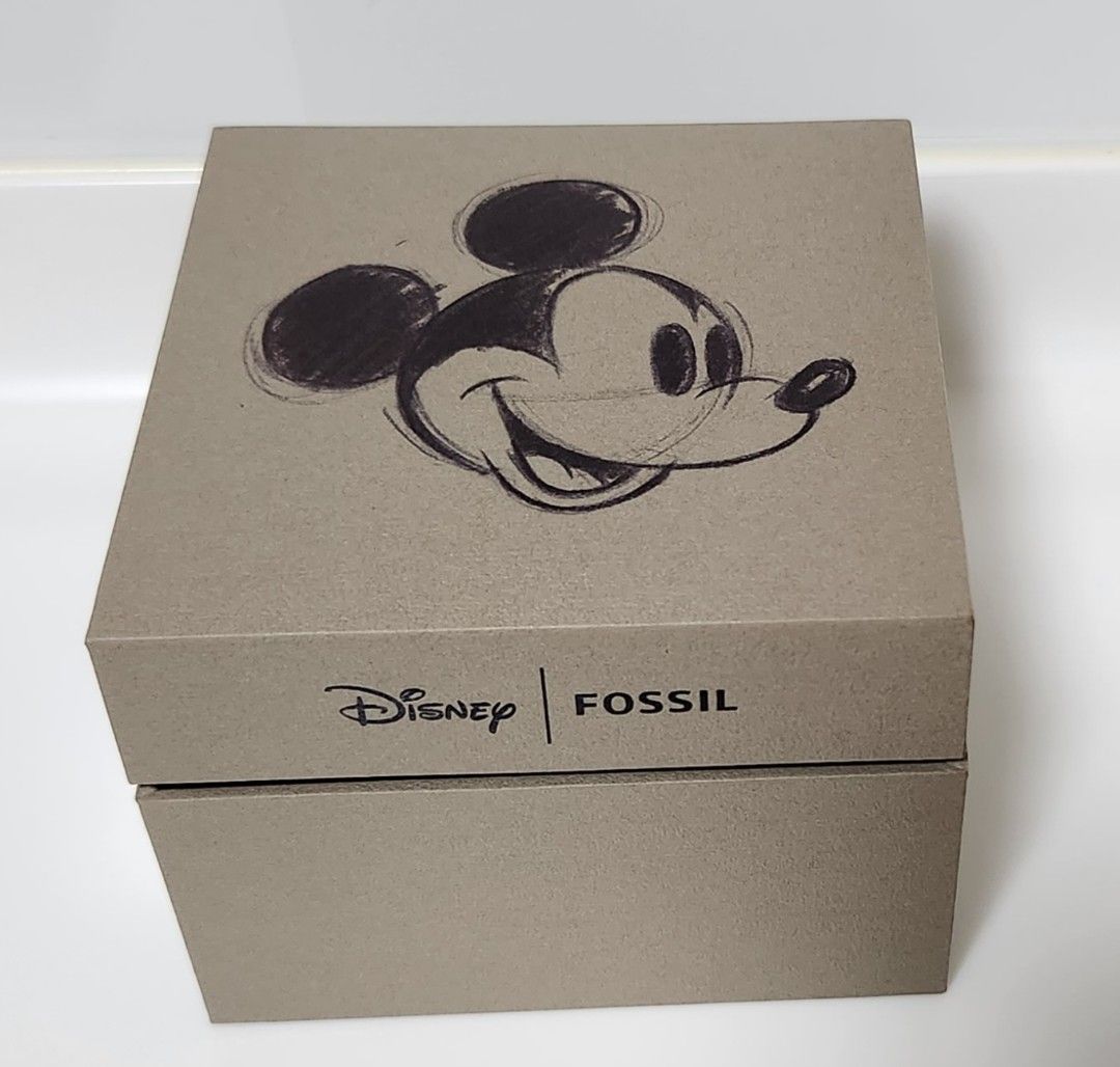 Fossil online brand box