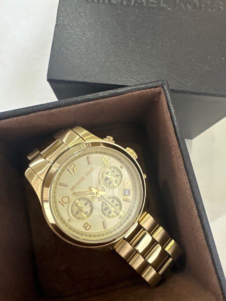 Authentic Michael Kors Watch (Category: Watches) located in Klang. Submitted by lummies (Listing ID 1260137310, Image 1). Description: Like new ! Used once , still comes with plastic sticker Comes with box Free shipping for KL & Selangor .