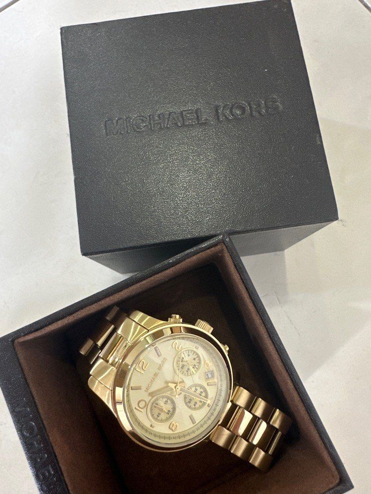 Authentic Michael Kors Watch (Category: Watches) located in Klang. Submitted by lummies (Listing ID 1260137310, Image 2). Description: Like new ! Used once , still comes with plastic sticker Comes with box Free shipping for KL & Selangor .