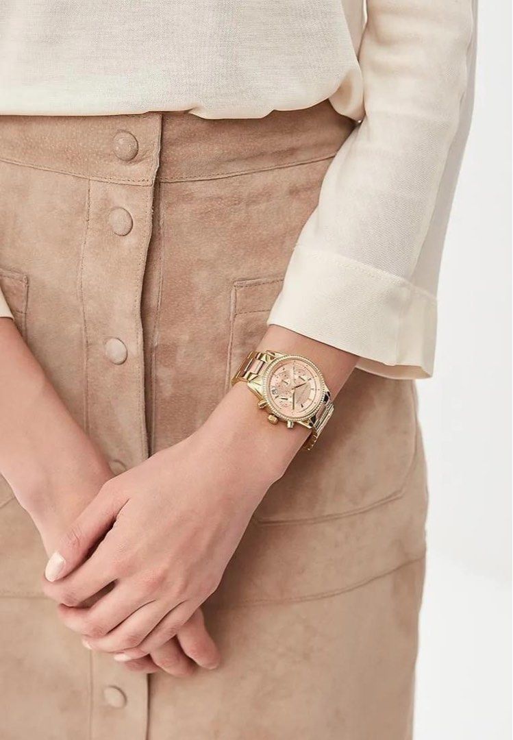 Authentic Michael Kors Watch (Category: Watches) located in Klang. Submitted by lummies (Listing ID 1260137310, Image 3). Description: Like new ! Used once , still comes with plastic sticker Comes with box Free shipping for KL & Selangor .