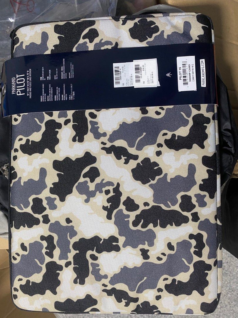 Backpack (Category: Backpacks) located in Singapore. Submitted by lzhlee (Listing ID 1260284537, Image 10). Description: Brand new but stored never used Few defects pls refer to the pictures Selling at $10 each Laptop bag $5 .