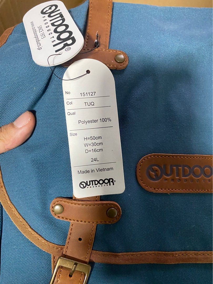 Backpack (Category: Backpacks) located in Singapore. Submitted by lzhlee (Listing ID 1260284537, Image 8). Description: Brand new but stored never used Few defects pls refer to the pictures Selling at $10 each Laptop bag $5 .