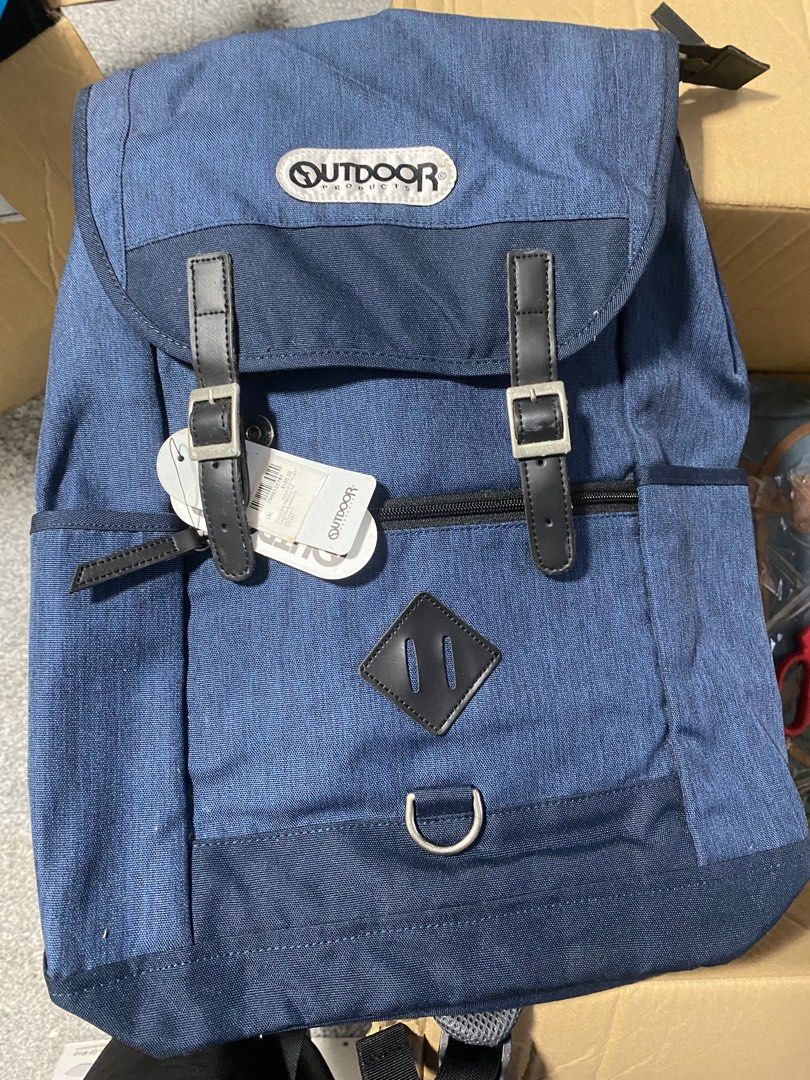 Backpack (Category: Backpacks) located in Singapore. Submitted by lzhlee (Listing ID 1260284537, Image 3). Description: Brand new but stored never used Few defects pls refer to the pictures Selling at $10 each Laptop bag $5 .