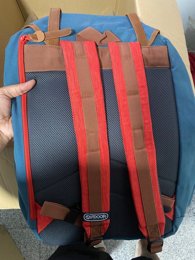 Backpack (Category: Backpacks) located in Singapore. Submitted by lzhlee (Listing ID 1260284537, Image 7). Description: Brand new but stored never used Few defects pls refer to the pictures Selling at $10 each Laptop bag $5 .
