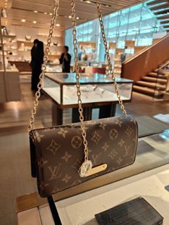 Louis Vuitton, Bags, Louie Vuitton Vernis Sunset Boulevard Wallet Clutch