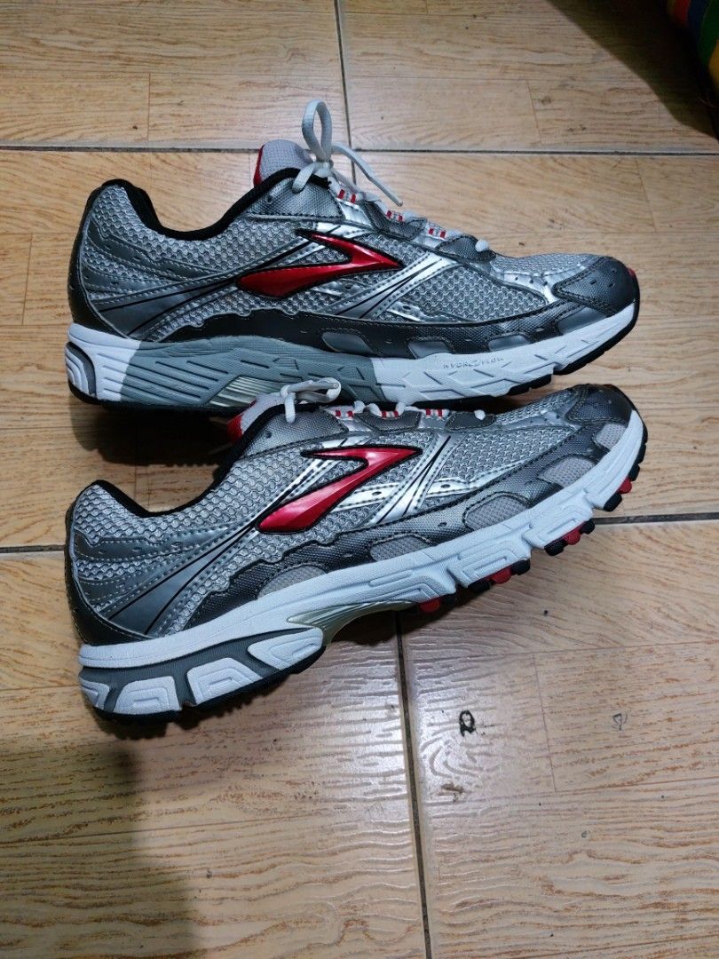 Brooks Switch 4 Silver Red Road Running Shoes 29.5 cm Men s