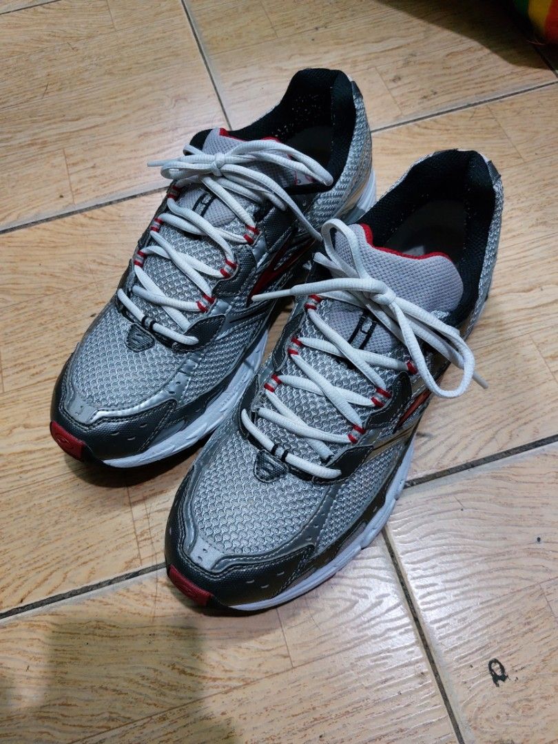 Brooks Switch 4 Silver Red Road Running Shoes 29.5 cm Men s