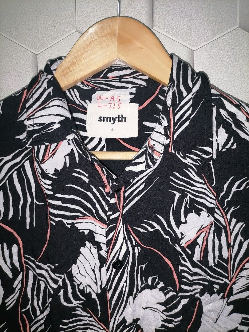 BUTTON DOWN POLO SHIRT (Category: Tshirts & Polo Shirts ) located in Manila. Submitted by shs.by.marc (Listing ID 1260267576, Image 3). Description: COMFY FABRIC : MALAMBOT FIT TO SMALL TO SEMI-MED SEE PHOTOS FOR DETAILS.
