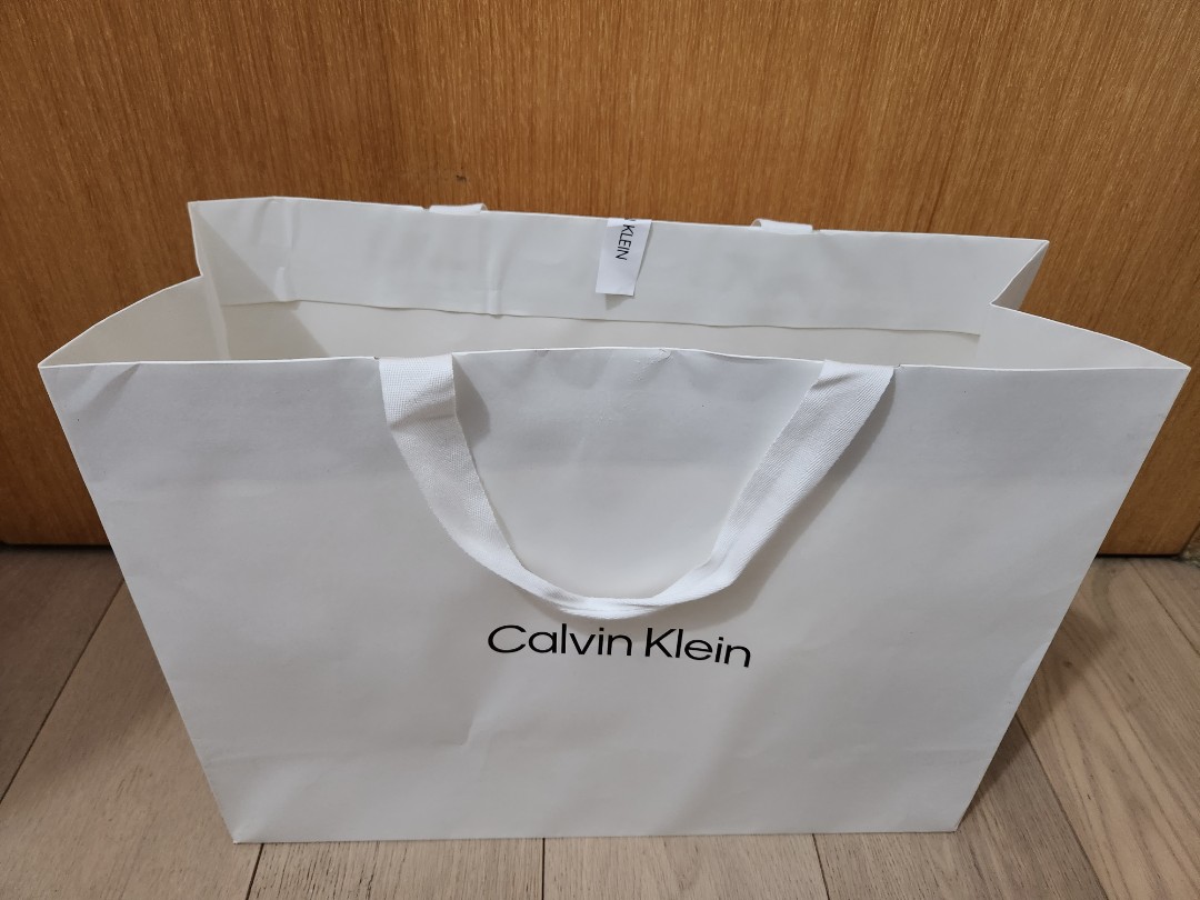 Calvin Klein 紙袋, 名牌, 飾物及配件- Carousell