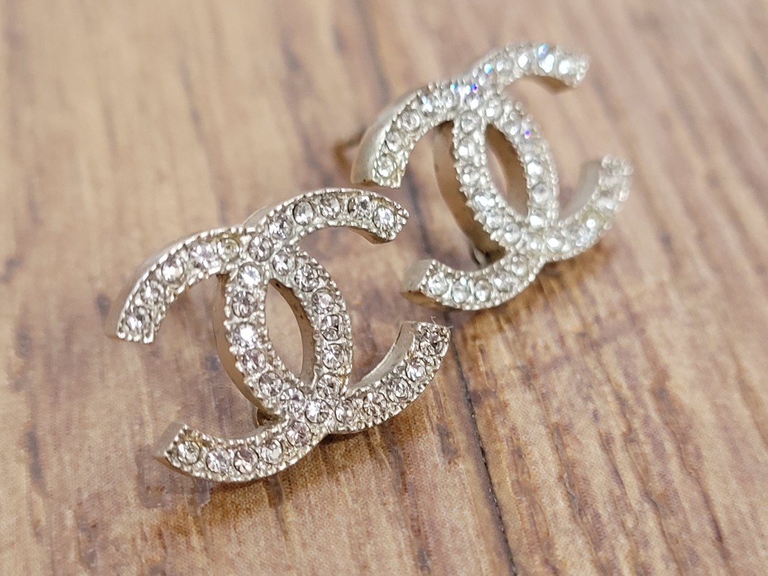 Real real store chanel earrings