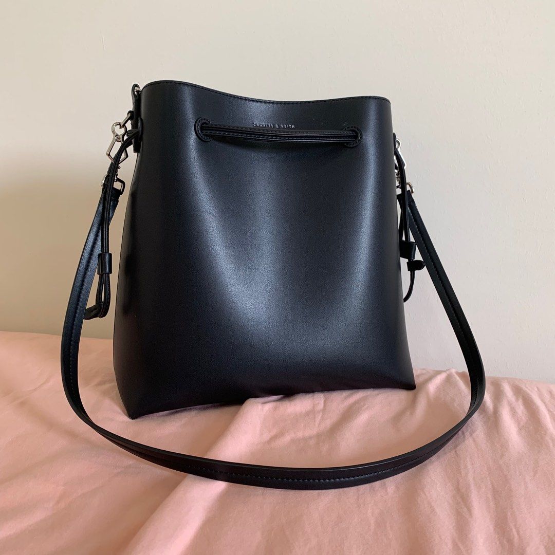 Charles and keith bucket bag hot sale