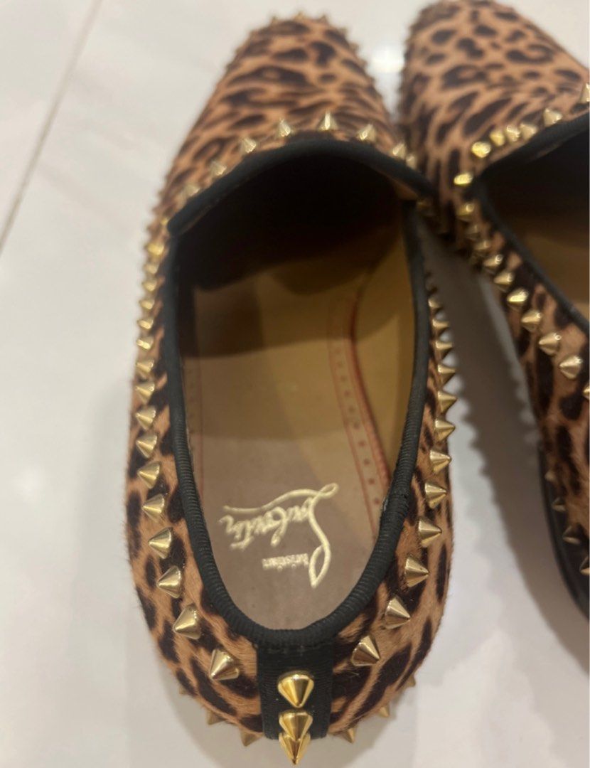 Christian louboutin 2025 leopard flats