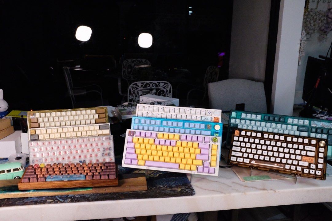 Clearance/Fire Sale Custom Mechanical Keyboards (Category: Computer Keyboard) located in Las Pinas. Submitted by princedundee (Listing ID 1243655326, Image 1). Description: Hi! Selling 25 Mechanical Keyboards (4 available as of 10/15/2023), that I don’t really have a use for. I already tried to be as detailed as possible, all keyboards come with stock keycaps unless specified. Kindly check their respective product webpages for the exact specifica