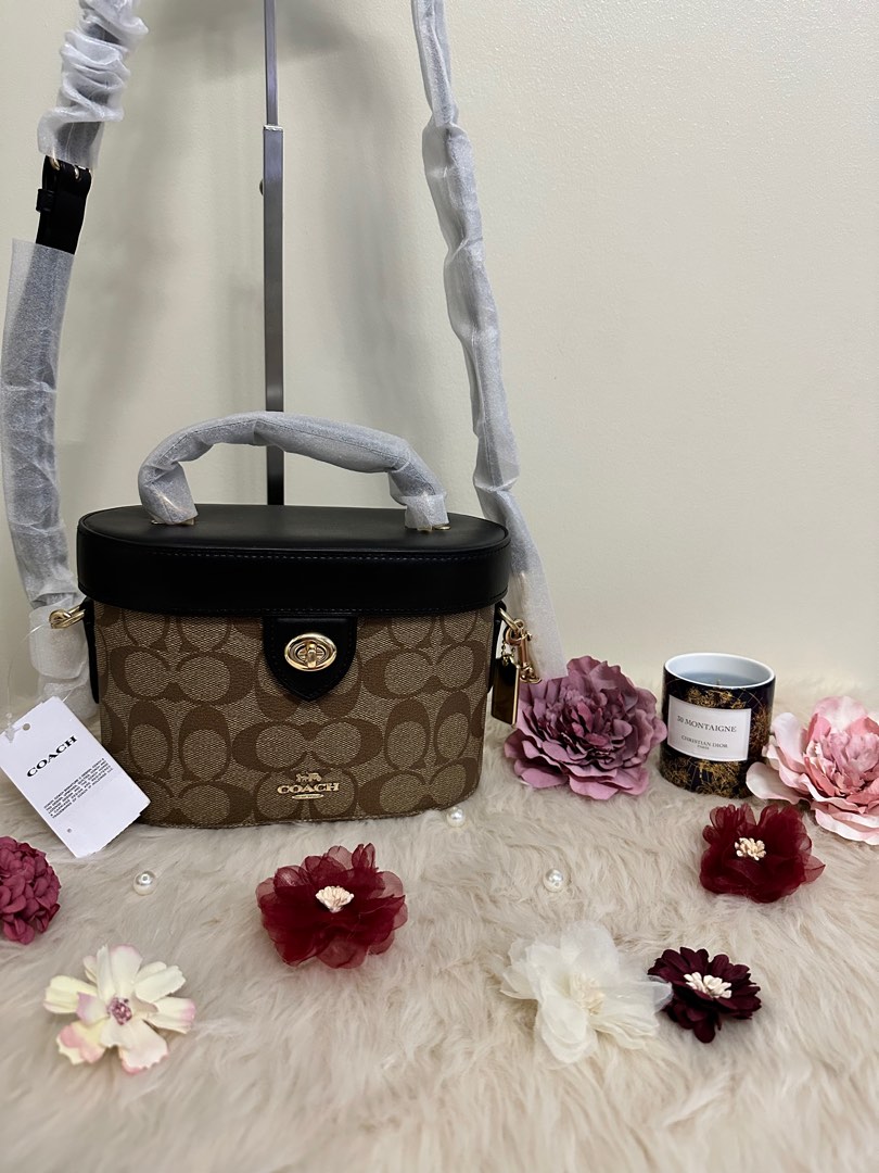 Coach Kay Xbody Bag, Women's Fashion, Bags & Wallets, Crossbody Bags