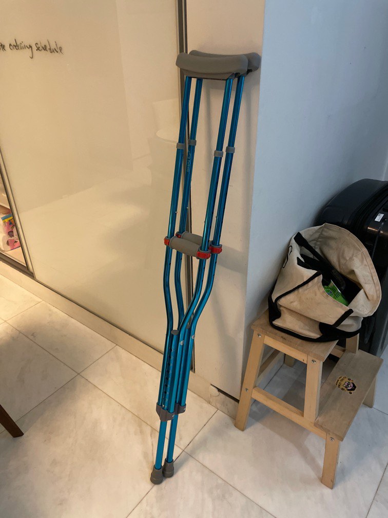 Crutches parkway medical, Health & Nutrition, Medical Supplies & Tools