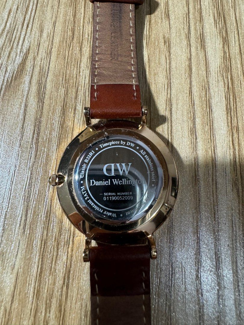 DW Daniel Wellington Classic B32R1 Carousell