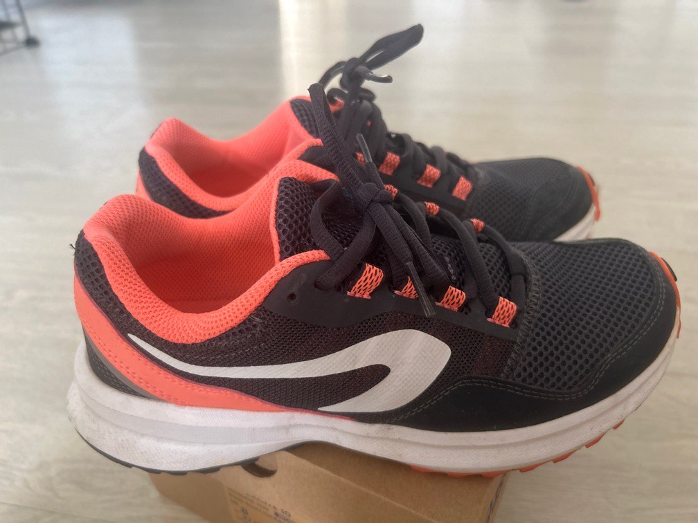 Decathlon sports shoes review store