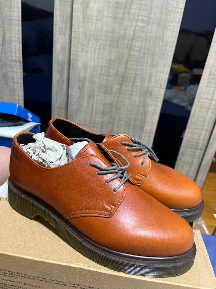 English store dr martens