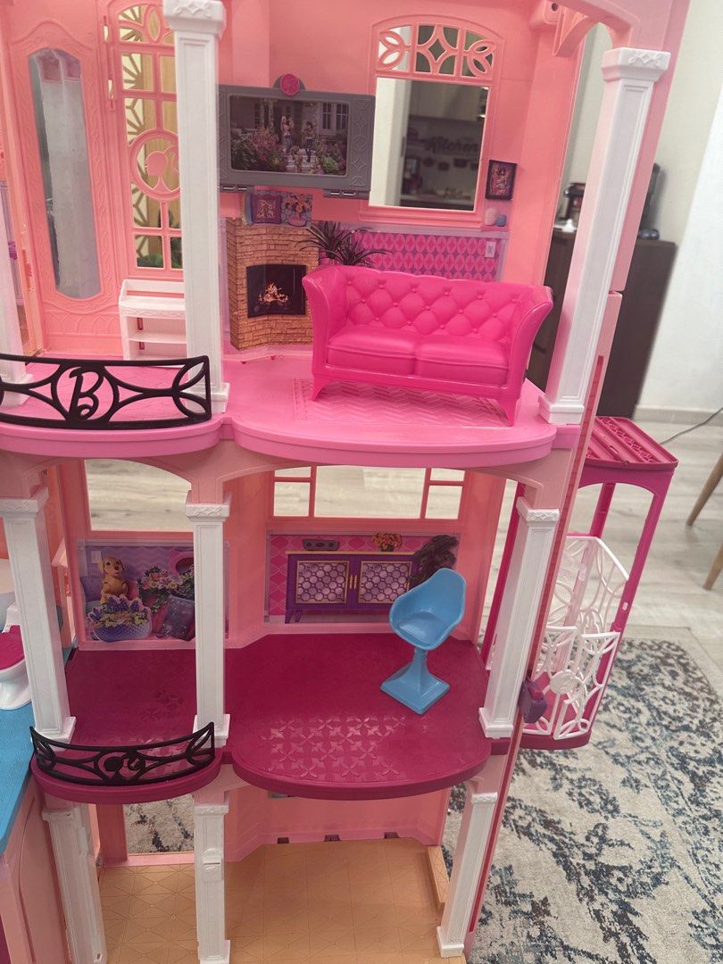 Barbie top house 69