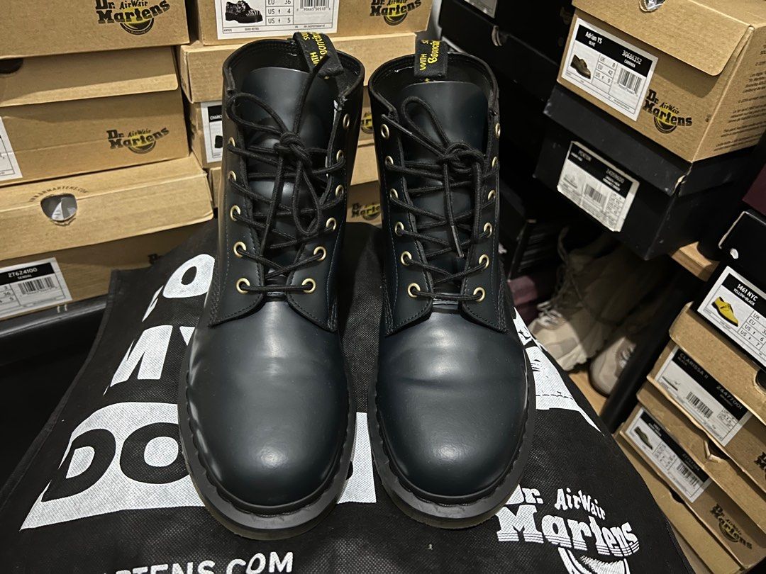 Dr martens clearance 7b10 gold
