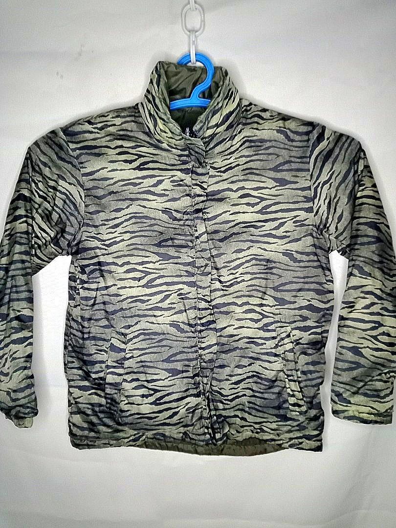Reversible Estacot Comfort Lifestyle(E.C.L.) (Category: Coats, Jackets and Outerwear) located in Angeles City. Submitted by well_thrift (Listing ID 1260095722, Image 1). Description: Tiger wood camou design jacket reversible to mossy green color(See pics for details). Size: Width: 21 Length: 25-26 Excellent condition Color rate: 9.5-10 Cloth rate: 9.5-10 Location: Angeles city,pamp. Mop--Gcash. Dm to purchase and for fast transaction.🙏📬☺.
