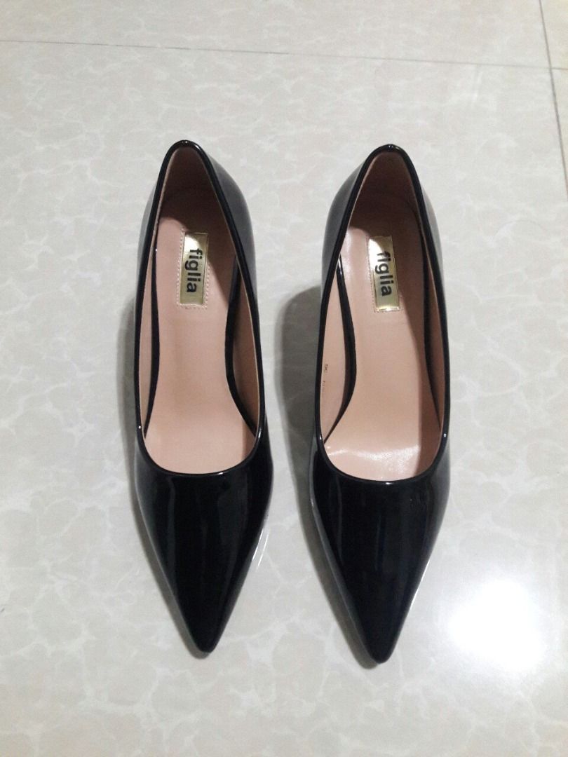 FIGLIA (Kayden) 3 inch Black Pump Heels (Category: Heels) located in Malabon City. Submitted by zoelist (Listing ID 1260228500, Image 1). Description: USED ONLY ONCE! (during my sept. graduation) authentic figlia black heels size 36 heel height 3 inch with box! original price: 1499 ships from malabon shipping fee to be shouldered by buyer .
