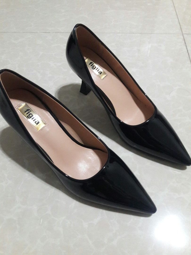 FIGLIA (Kayden) 3 inch Black Pump Heels (Category: Heels) located in Malabon City. Submitted by zoelist (Listing ID 1260228500, Image 3). Description: USED ONLY ONCE! (during my sept. graduation) authentic figlia black heels size 36 heel height 3 inch with box! original price: 1499 ships from malabon shipping fee to be shouldered by buyer .