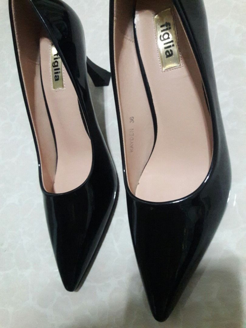 FIGLIA (Kayden) 3 inch Black Pump Heels (Category: Heels) located in Malabon City. Submitted by zoelist (Listing ID 1260228500, Image 2). Description: USED ONLY ONCE! (during my sept. graduation) authentic figlia black heels size 36 heel height 3 inch with box! original price: 1499 ships from malabon shipping fee to be shouldered by buyer .